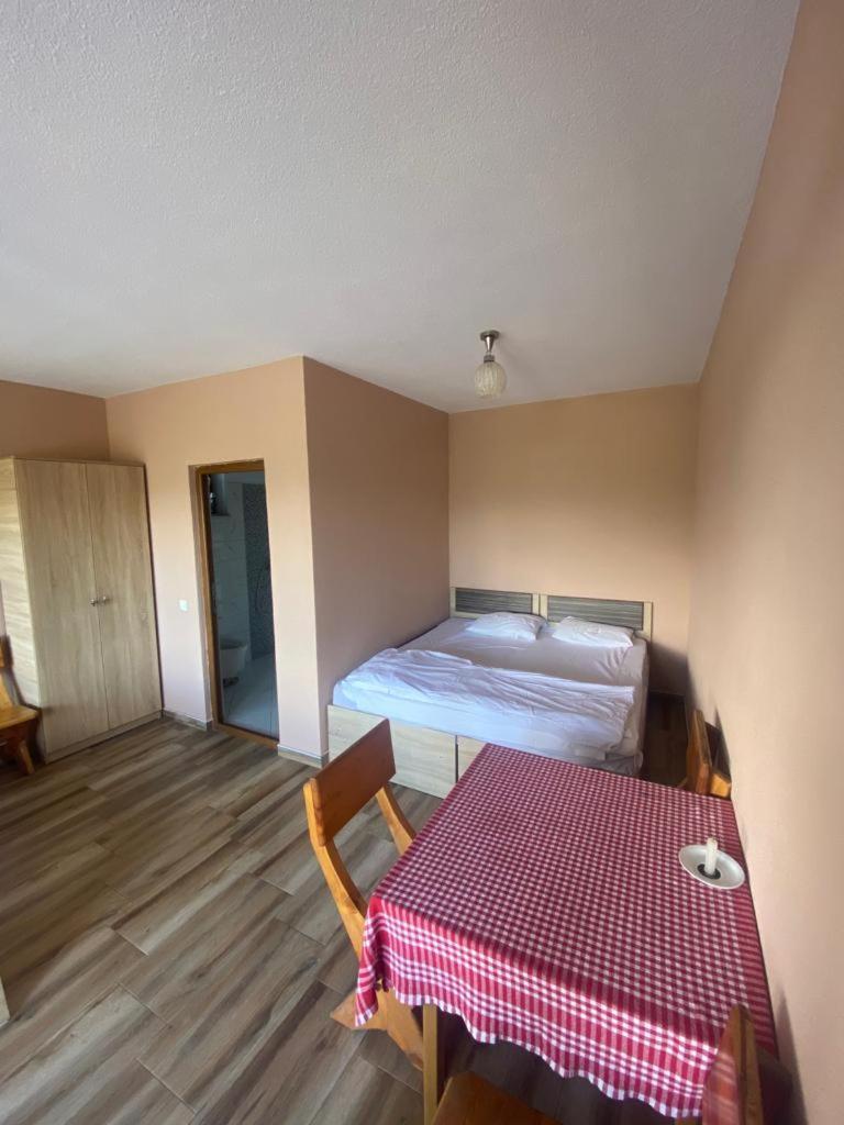 Hotel Te Liqeni Peć Exterior foto