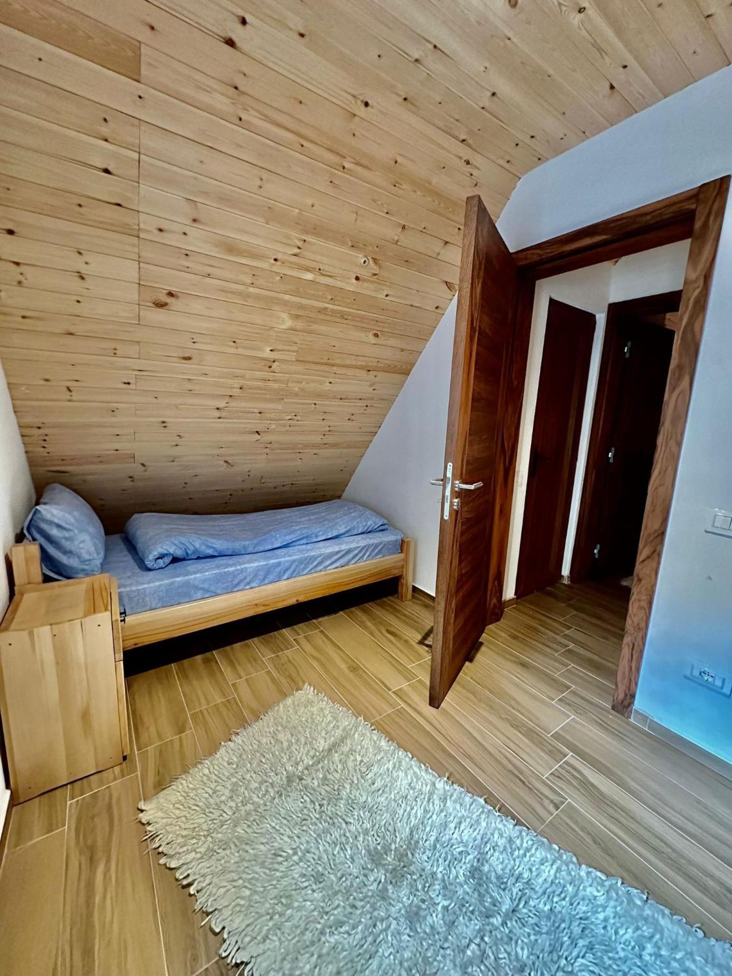 Hotel Te Liqeni Peć Exterior foto
